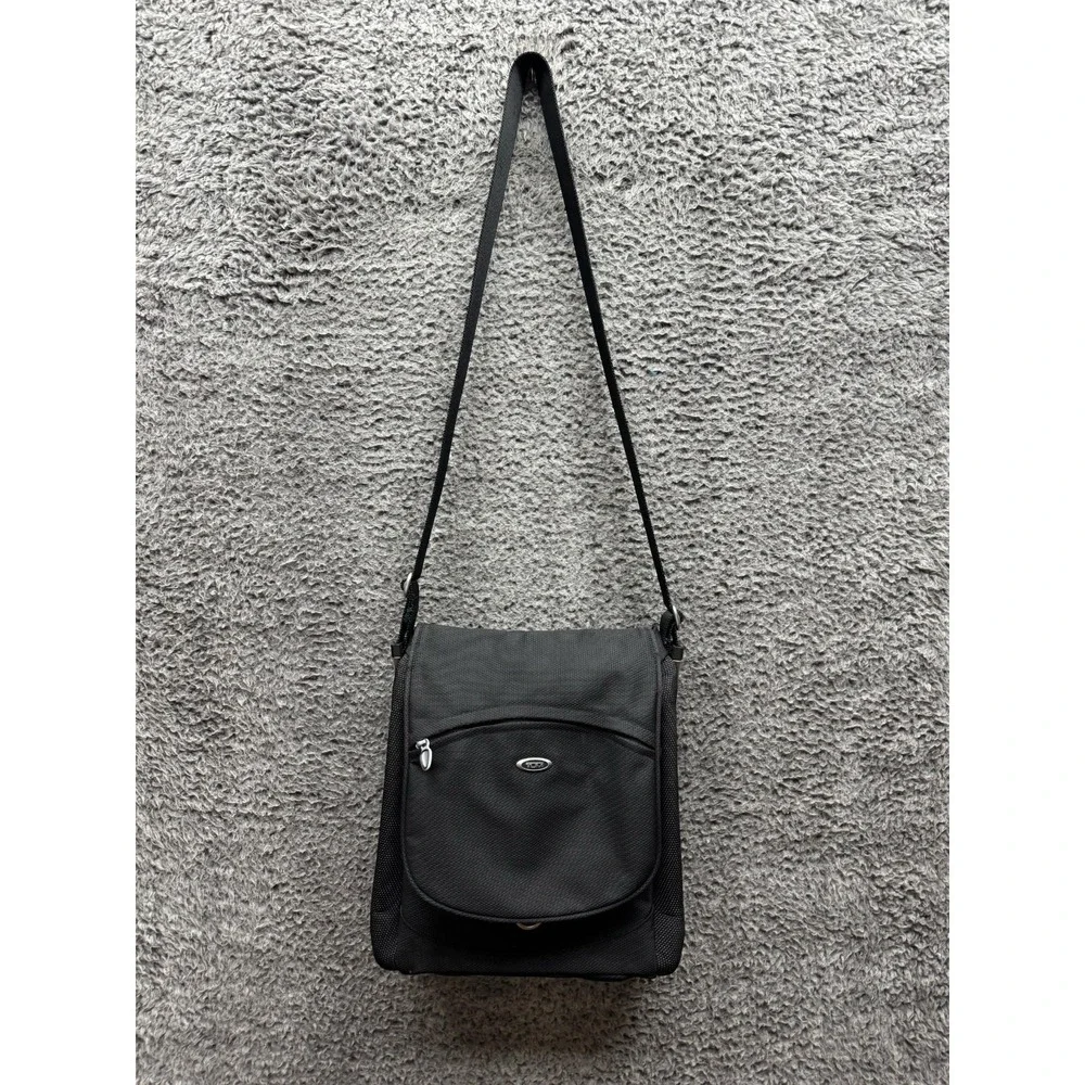 Tumi T3 Traveler Carry On Adjustable Canvas Crossbody Messenger Bag Black